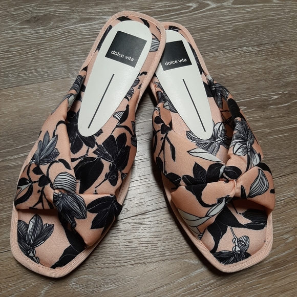 Dolce Vita Shoes - Dolce Vita Omar Sandals Floral NWOB Size 8.5 Padded